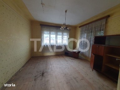 Casa de vanzare in Mandra 140 mp utili curte sura anexe 3 beciuri