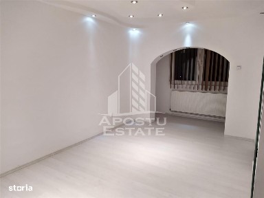 Garsoniera la etajul 1, centrala proprie, zona Fabrica de Zahar