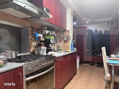 Apartament de vanzare, cu 3 camere, 55 mp, zona Lipovei