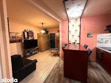 Apartament cu 3 camere de vânzare str Oasului