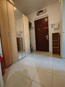 Particular inchiriez 2 camere Bd Basarabia