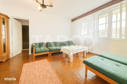 Apartament de vanzare zona Dioda cu 3 camere si balcon