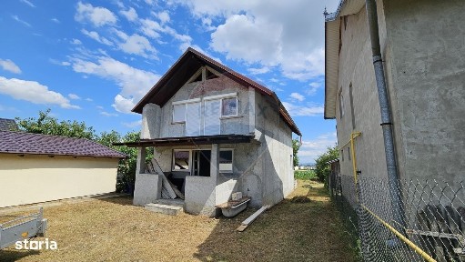 Lisaura, Ipotesti, Suceava