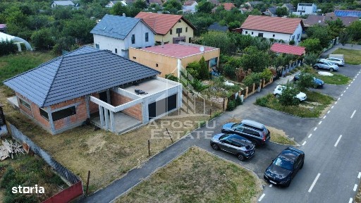 Casa individuala cu 4 camere si teren de 670 mp, Parta, comision 0
