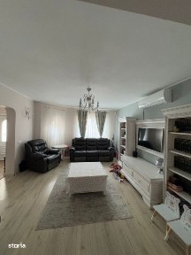 Casa la sol 3 camere Valu lui Traian - partea dreapta