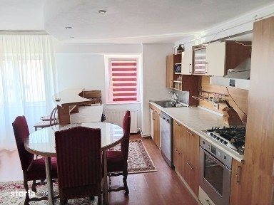 Inchiriere apartament cu 3 camere Pacurari