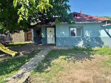 Casa bătrânească Cristesti-Holboca la 12km de oras, 4000mp teren