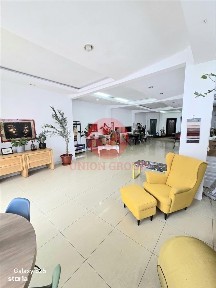 Spatiu Comercial 170 mp cu Vad - Renovat Complet