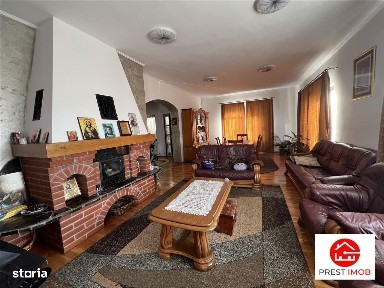 Casa de inchiriat in zona Moca de 380 mp utili, cu piscina si curte de