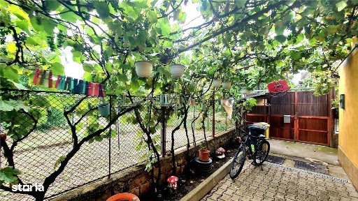 Casa cu 3 camere, curte, parcare, zona Mures - Rebreanu