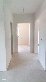 Imobil cu 4 camere, 2 bai, garaj, boxa, situat intr-un cadru frumos