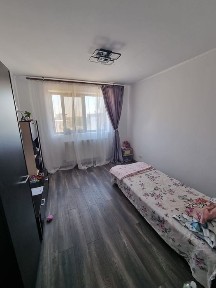 Casă 4 camere de vânzare