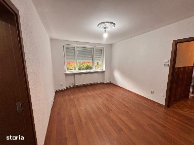 Apartament 2 camere, parter-zona Sacele