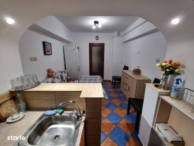 Inchiriez Apartament 2 camere !