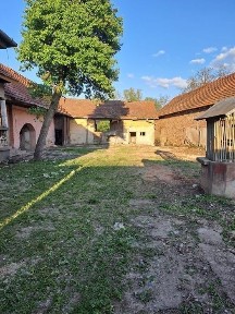 Vând casa în Loc Gura Vaii