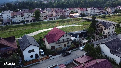 Casă / Vilă cu 5 camere de vânzare în zona Central Gura Humorului
