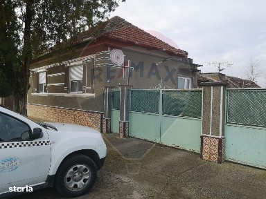 Casă cu teren 2900 mp 5 camere de vânzare IRATOISU