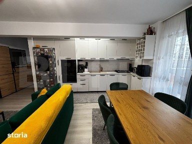 Vand apartament cu 3 camere Str Stejarului Floresti