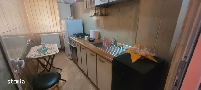 Garsoniera de vanzare in Onesti, zona de jos, parter.