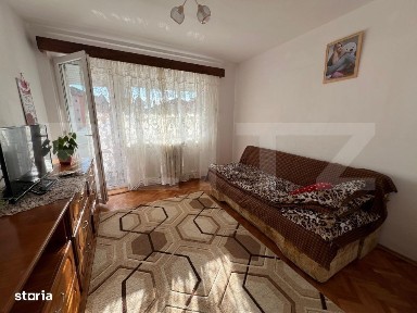 Apartament spatios cu 3 camere decomandate