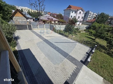 Spațiu Generos de Închiriat - Ideal pentru Birouri, Clinică sau Creșă!