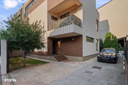 Grigorescu - Salajan - an 2011 - 7 camere si 4 bai