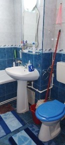 Vand sau schimb ap. 2 camere,Zona Pod. Rm.Sarat