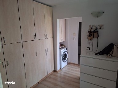 Vand apartament 2 cam. strada Hipodrom etaj 4/4