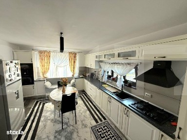 Casa spatioasa cu teren de 2100 mp si livada - Brehuiesti