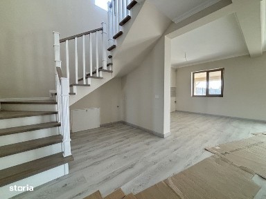 Casa 5 camere, 142mp, 300mp teren, despartita prin GARAJ in Giroc