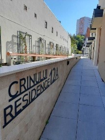 Dau in chirie apartament lux, central, etajat, 2 dormitoare