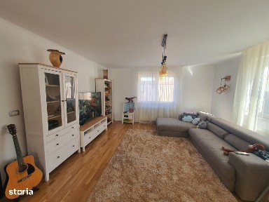 VÂNZARE VILA CU PISCINĂ EXTERIOARĂ, INDIVIDUALA ZONA PIPERA!