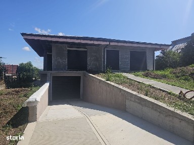 Casa Mioveni cu garaj spatios