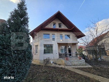 Oportunitate de investitie! Casa de vanzare, cu 8 camere, 382 mp, zona