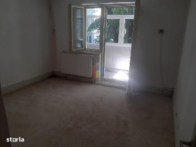 3 camere Spatios, etaj 1, Disponibil Imediat, Independentei