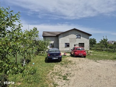 Mihailesti, vanzare vila P+M, 258mp, teren 912mp.
