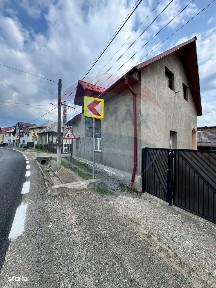 Casă / Vilă cu 4 camere de vânzare