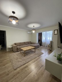 Vand apartament cu 2 camere situat pe Strada 2 Graniceri