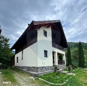 Casă / Vilă cu 4 camere de vânzare