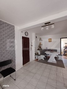 Apartament 3 camere, 74 mp zona centrala in Campia Turzii