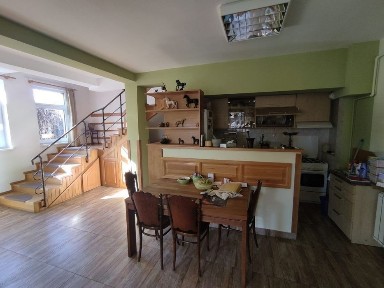 Vand/Inchiriez casă familială
