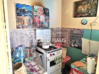 Garsoniera, etajul 3, str V. Parvan