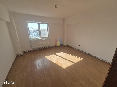 Apartament 2 camere Calarasilor -Tineretului etaj de mijloc bloc cu l