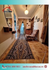 Trei camere! Etaj intermediar! Centrul Bacaului! CE1261