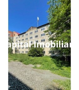 Bloc (camin nefamilisti) format din 70 de garsoniere