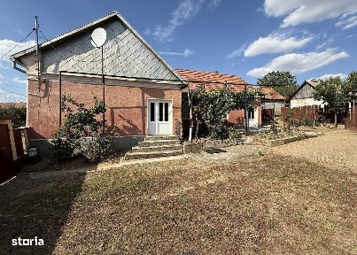 Casa cu teren de 8000 mp. - Cetariu - IMOBIHOR