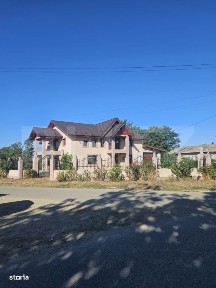 Casa la rosu, de vanzare, 250 mp, zona Slobozia Moara