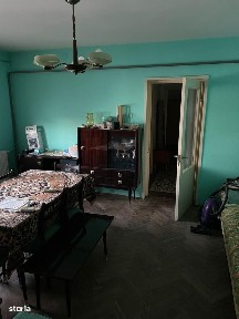 De vanzare apartament 3 camere, zona Scoala 6