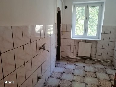 Apartament 3 camere, etaj 1, 2 bai, Calea Romanului