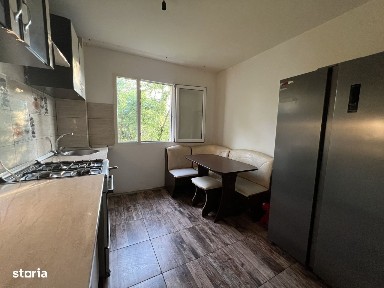 Titan 3 camere 9 minute metrou bloc reabilitat